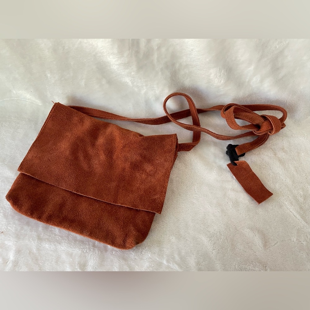 New world, market, leather Crossbody purse, rust color with tags - Picture 2 of 10